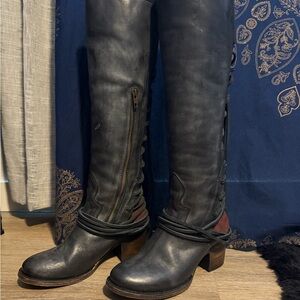 Freebird by Steven Boots- COAL - Size: 7